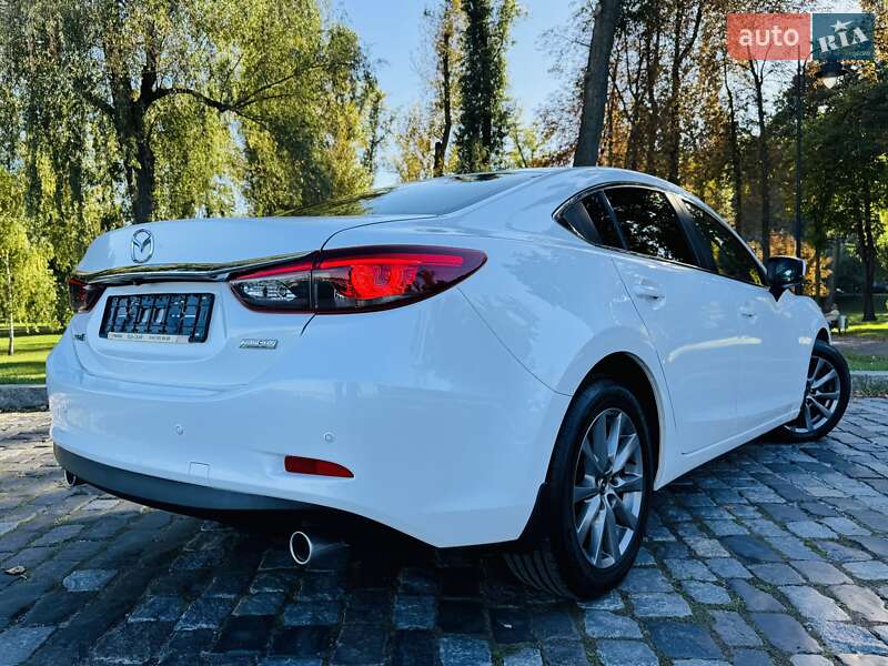 Седан Mazda 6 2016 в Киеве