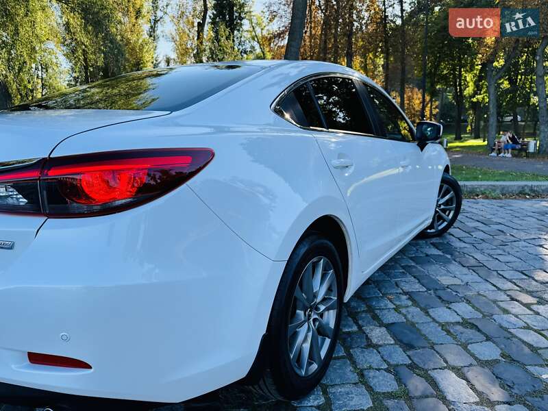Седан Mazda 6 2016 в Киеве