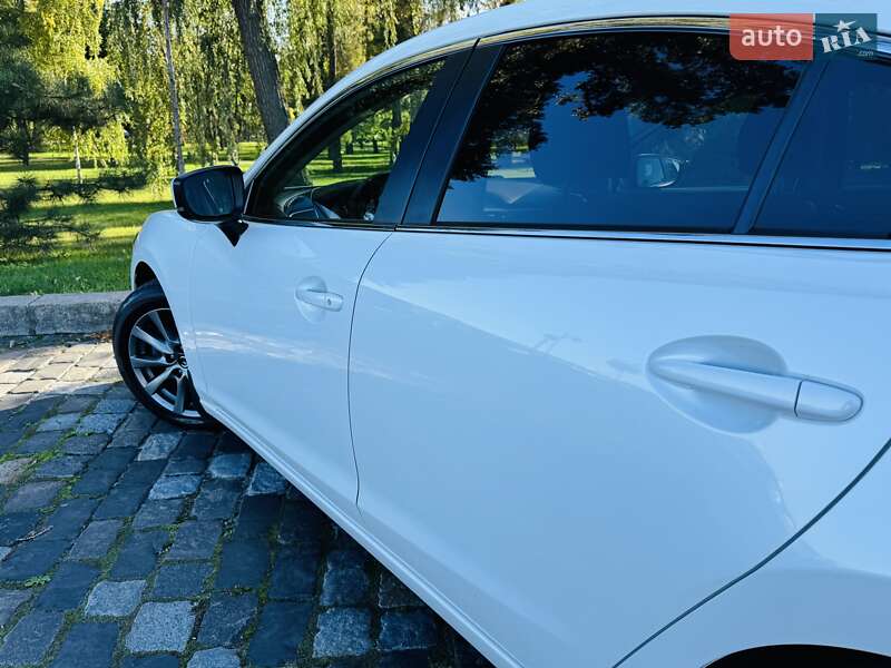 Седан Mazda 6 2016 в Киеве