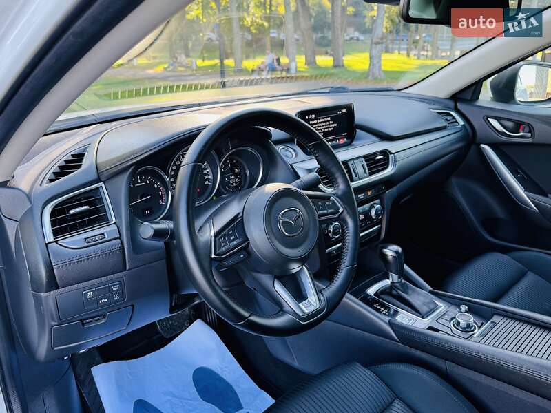 Седан Mazda 6 2016 в Киеве