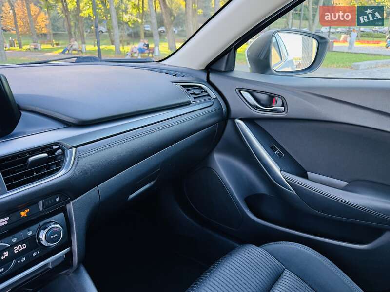 Седан Mazda 6 2016 в Киеве