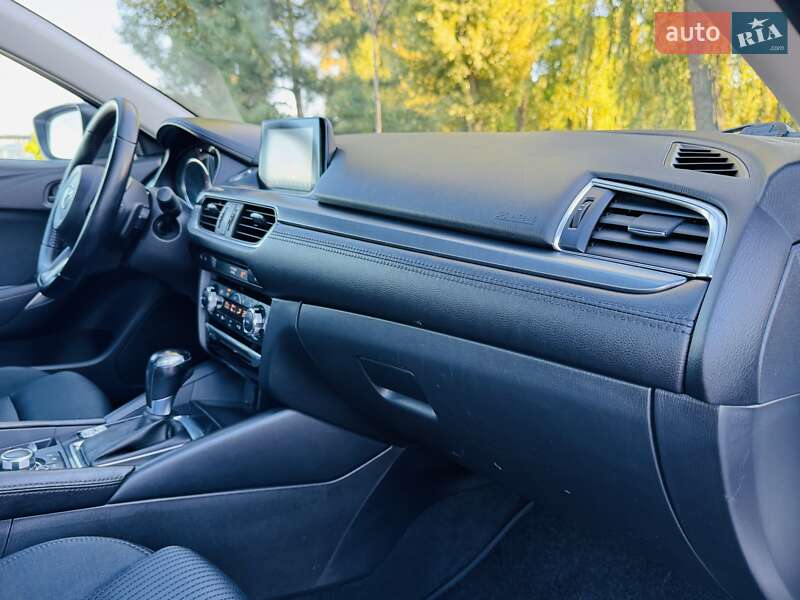 Седан Mazda 6 2016 в Киеве
