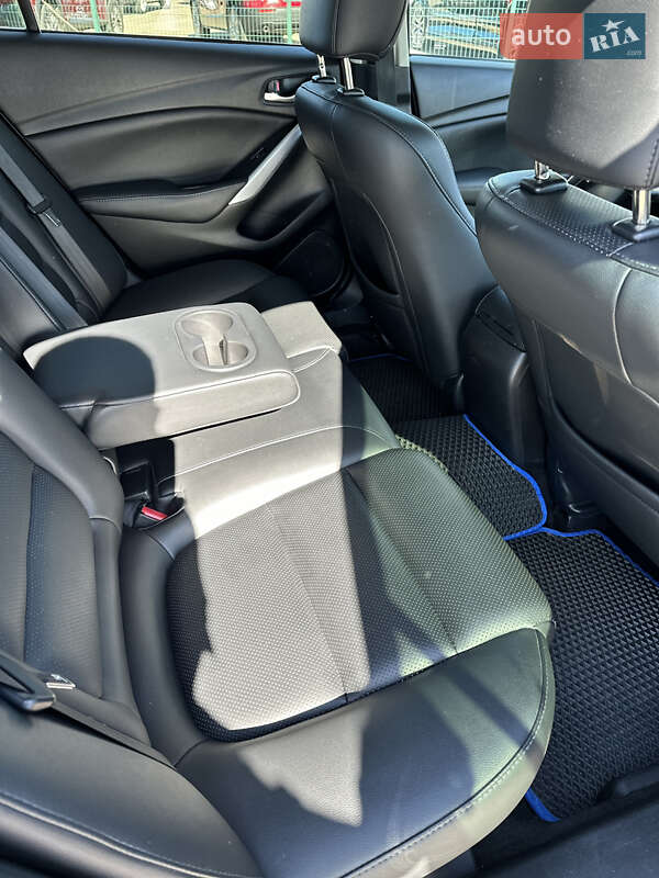 Седан Mazda 6 2014 в Киеве