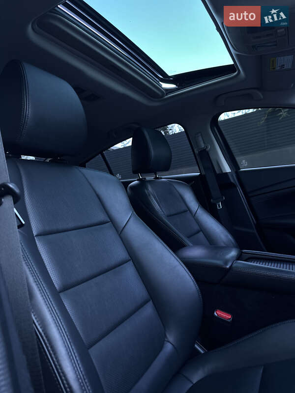 Седан Mazda 6 2016 в Киеве