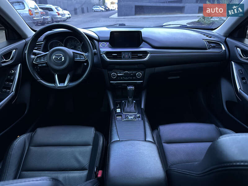 Седан Mazda 6 2016 в Киеве