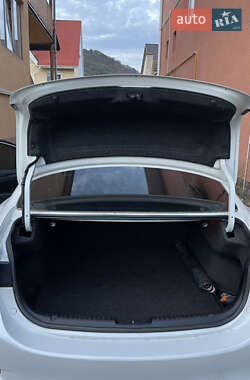 Седан Mazda 6 2012 в 