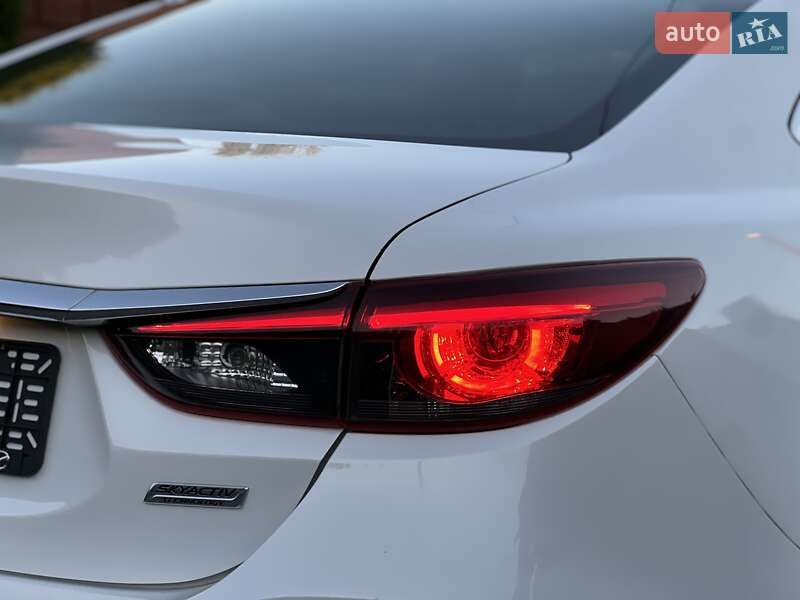 Седан Mazda 6 2015 в Ровно