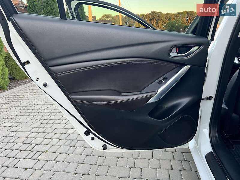 Седан Mazda 6 2015 в Ровно