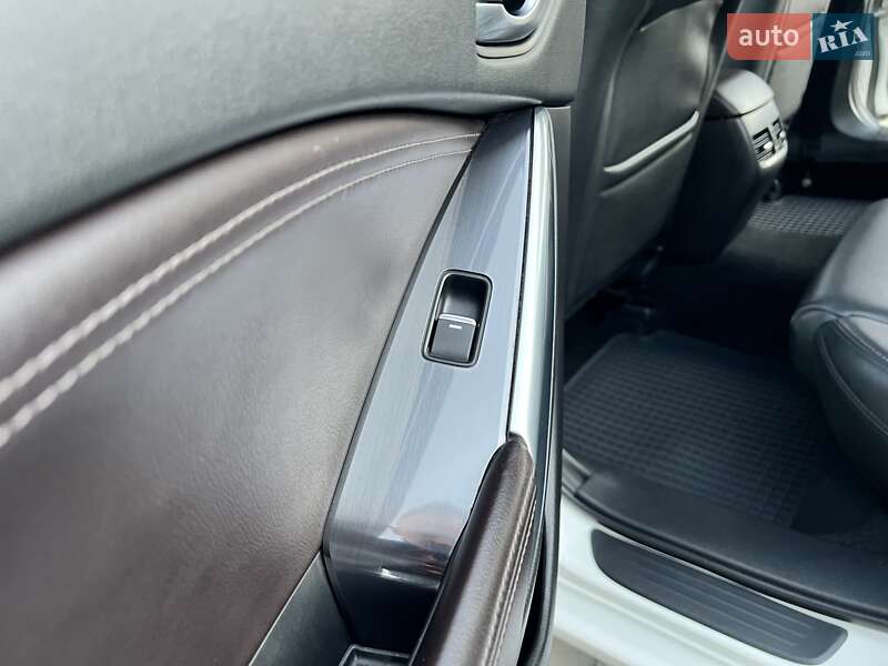 Седан Mazda 6 2015 в Ровно