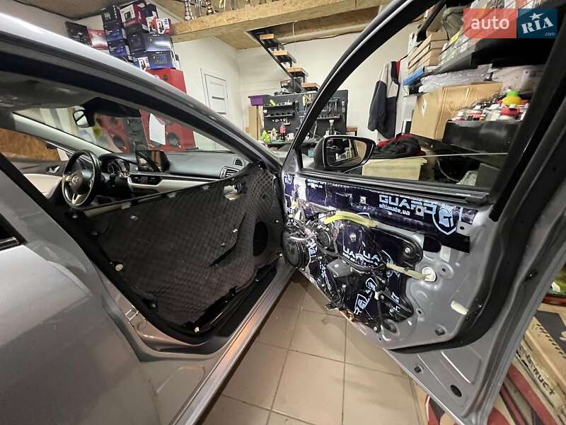 Седан Mazda 6 2015 в Ивано-Франковске
