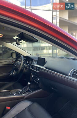 Седан Mazda 6 2015 в 