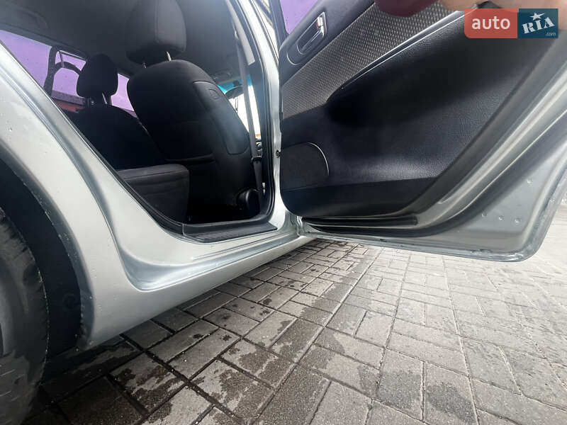 Седан Mazda 6 2003 в Києві фото 16 Седан Mazda 6 2003 в Києві