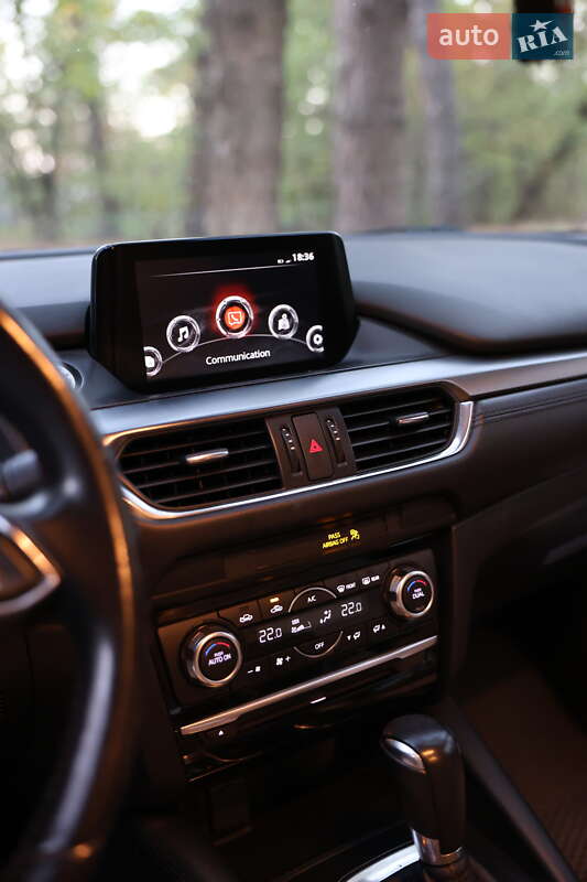 Седан Mazda 6 2016 в Днепре