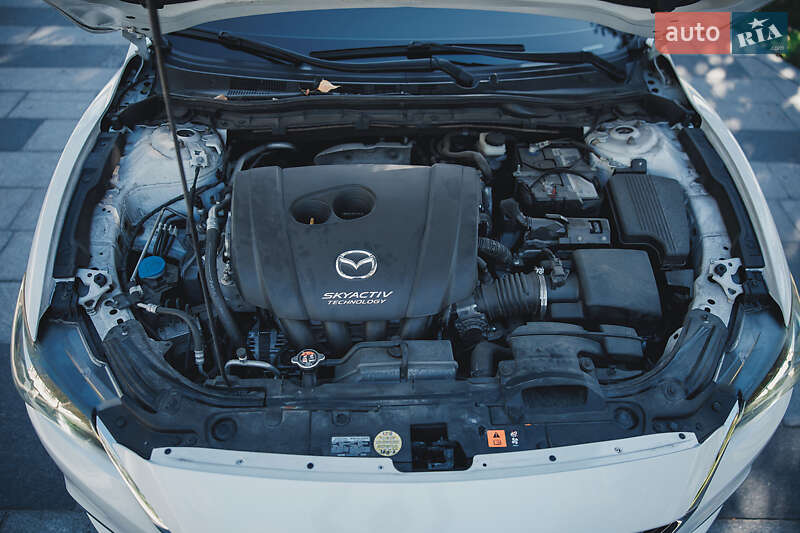 Седан Mazda 6 2015 в Днепре