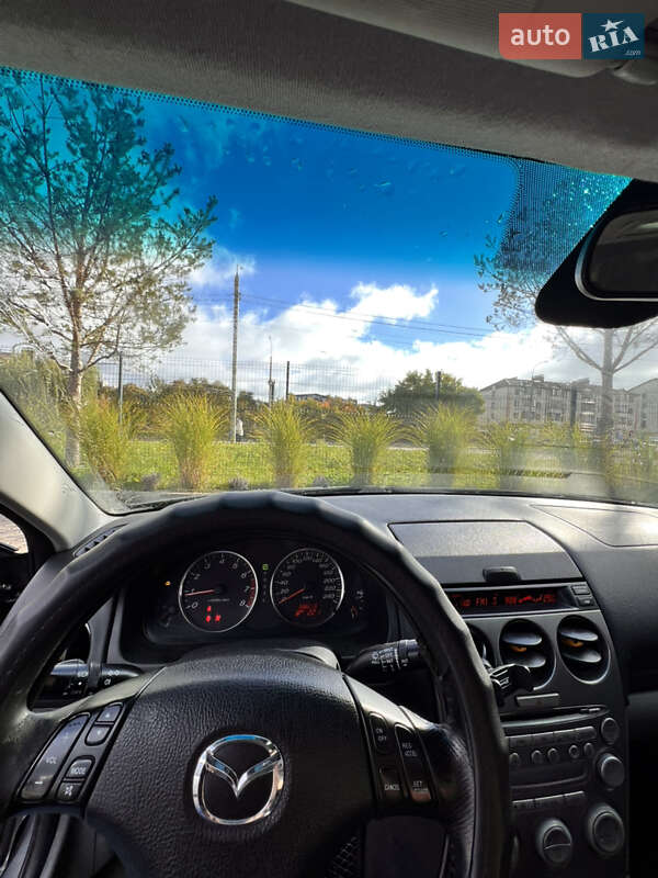 Седан Mazda 6 2004 в Ровно