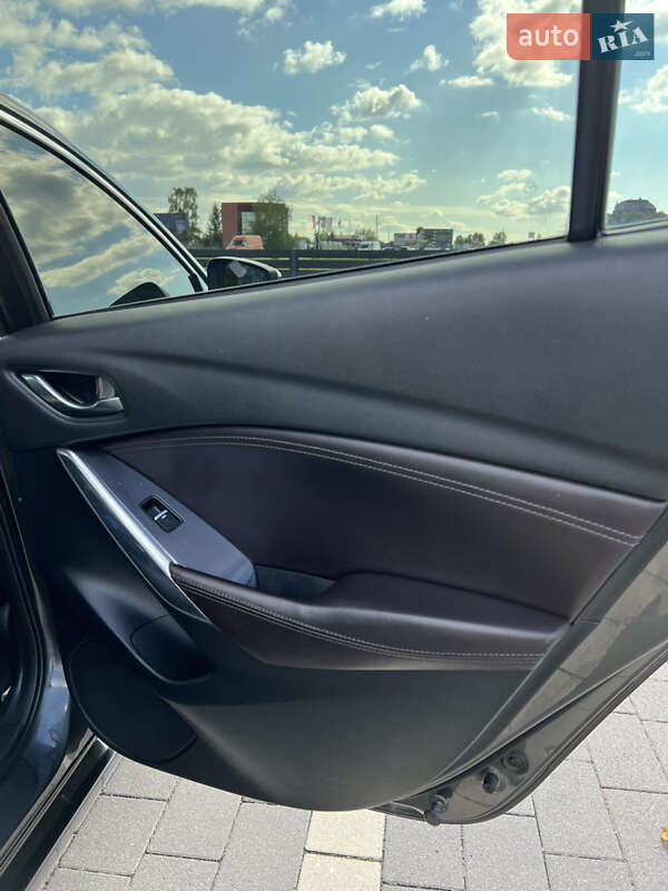 Седан Mazda 6 2016 в Мукачево