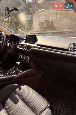 Седан Mazda 6 2015 в 