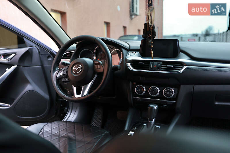 Седан Mazda 6 2015 в Черновцах