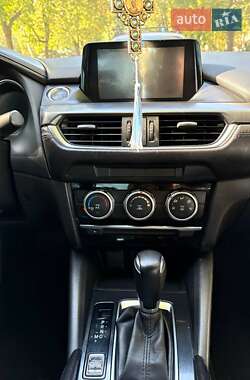 Седан Mazda 6 2015 в 