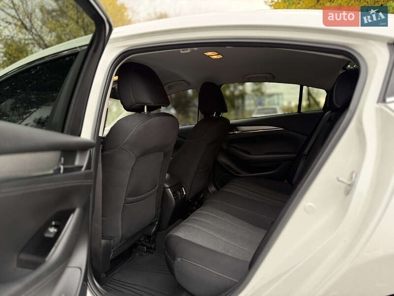 Седан Mazda 6 2018 в Киеве