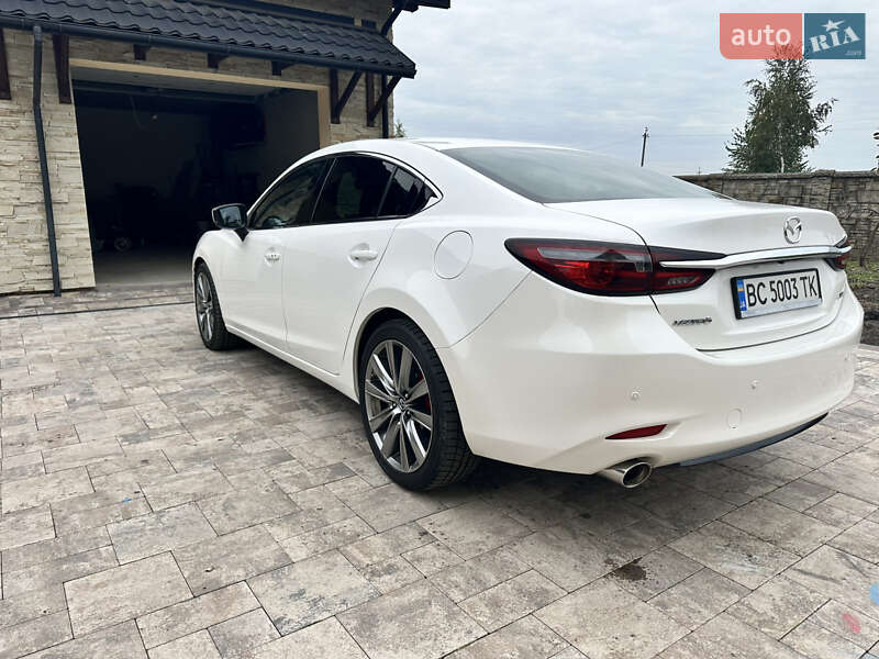 Седан Mazda 6 2018 в Жовкві