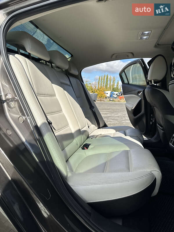 Седан Mazda 6 2015 в Миколаєві