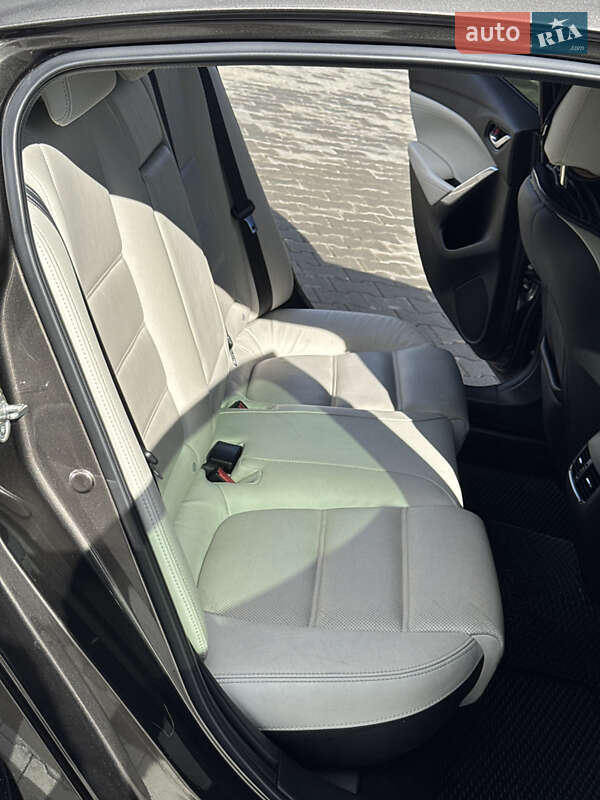 Седан Mazda 6 2015 в Миколаєві
