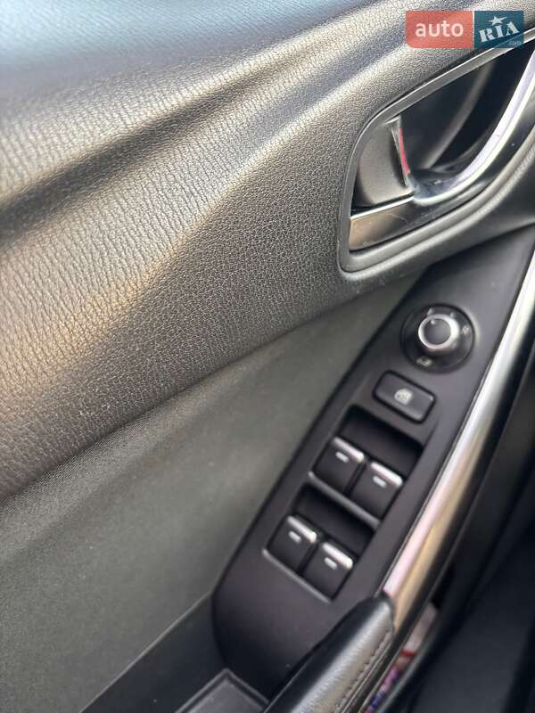 Седан Mazda 6 2015 в Киеве