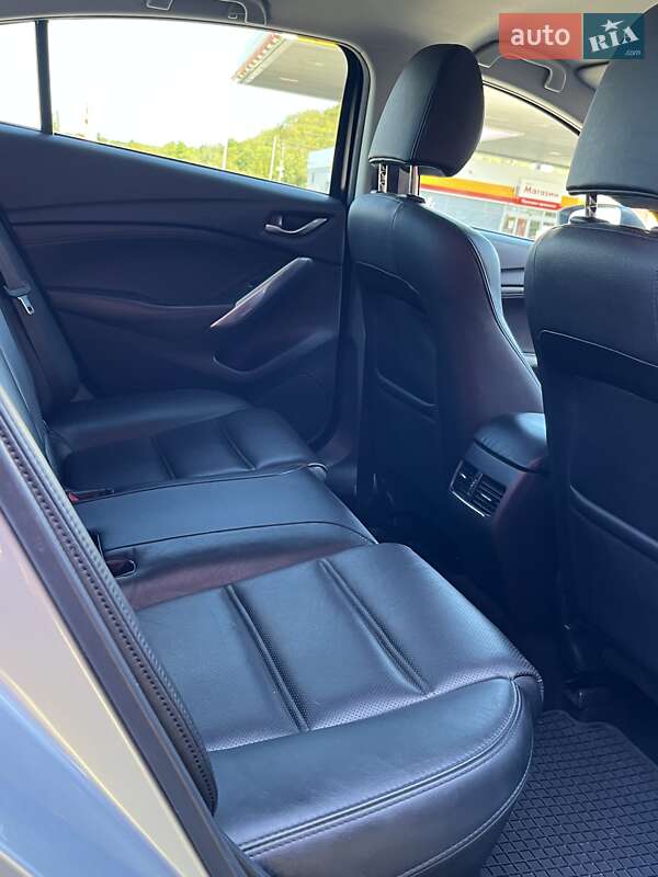 Седан Mazda 6 2016 в Мукачево