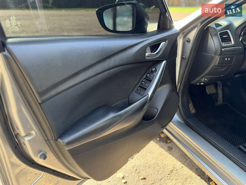 Седан Mazda 6 2013 в Тростянці
