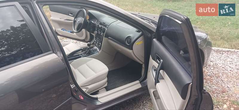 Лифтбек Mazda 6 2006 в Карловке