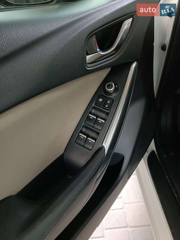 Седан Mazda 6 2016 в Коростышеве