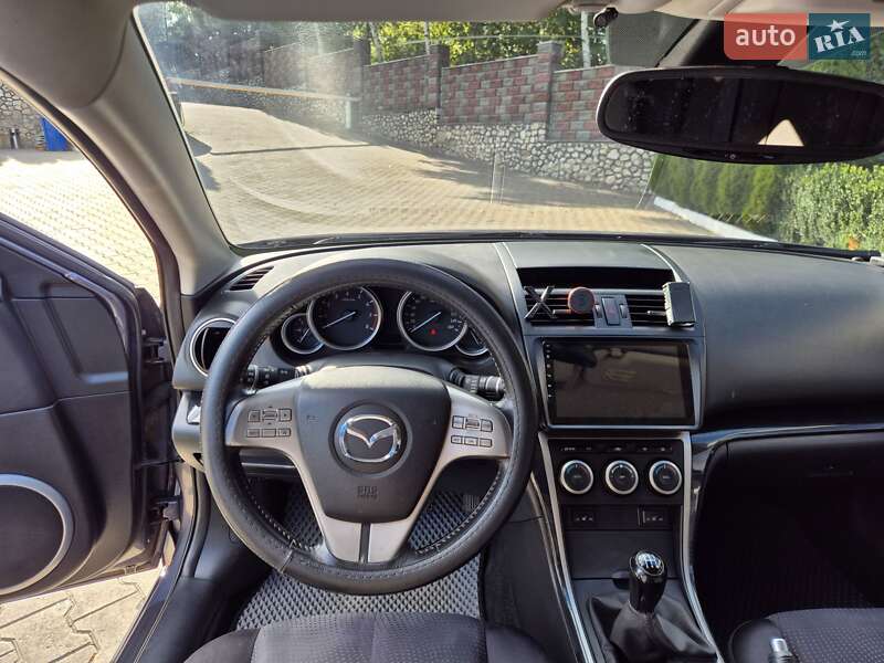 Седан Mazda 6 2008 в Волочиську