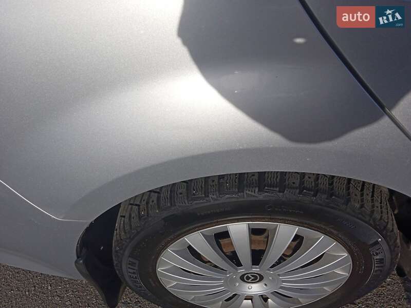 Седан Mazda 6 2011 в Обухове