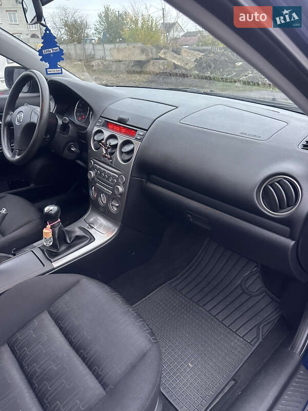 Седан Mazda 6 2002 в Новой Водолаге