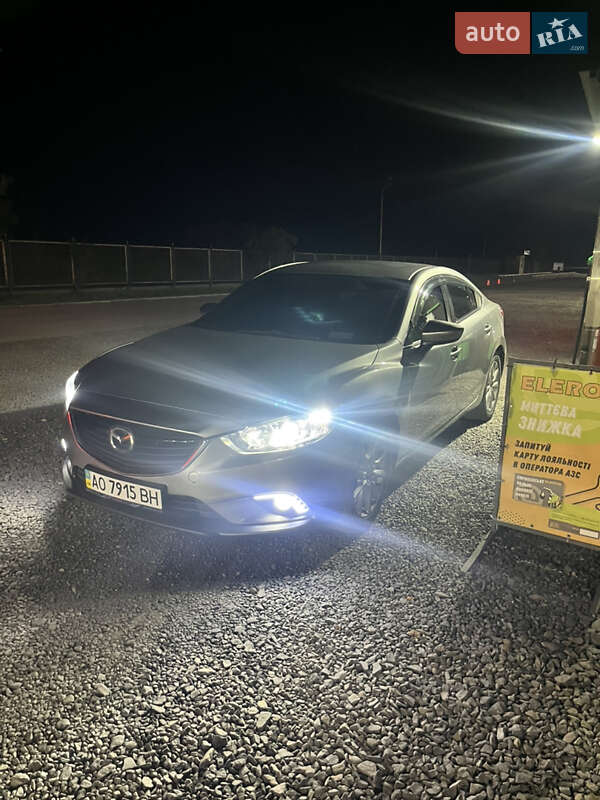 Седан Mazda 6 2014 в Мукачево
