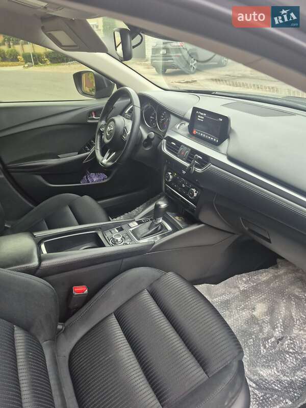 Седан Mazda 6 2016 в Киеве