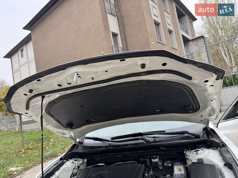 Седан Mazda 6 2014 в Запорожье