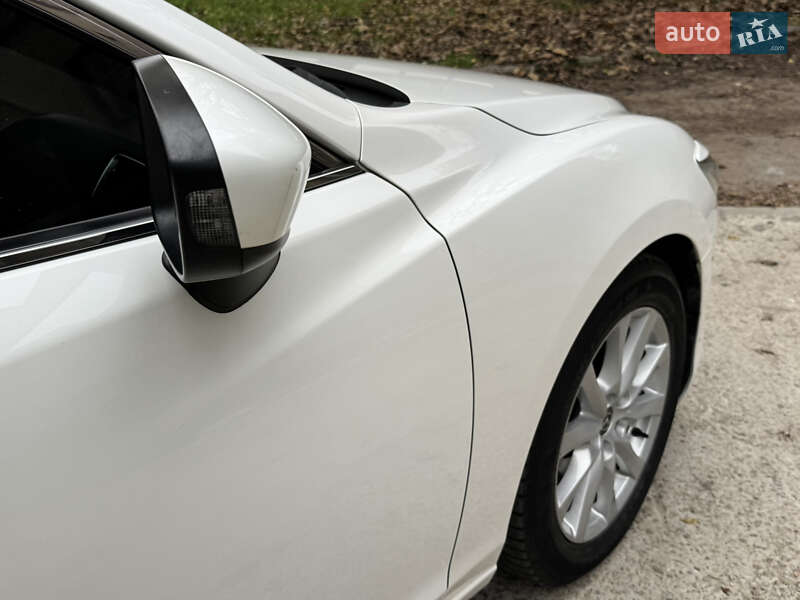 Седан Mazda 6 2014 в Запорожье