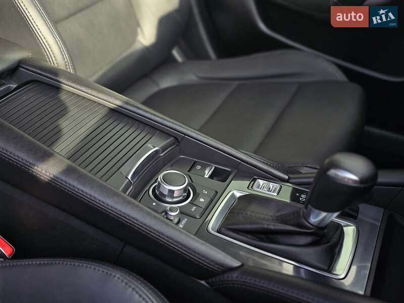 Седан Mazda 6 2017 в Черновцах