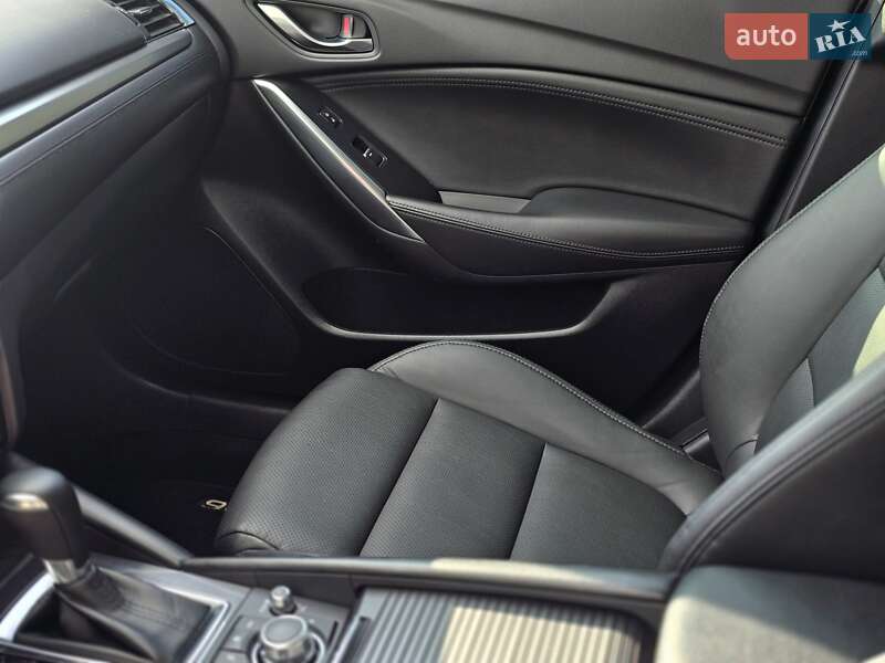 Седан Mazda 6 2017 в Черновцах