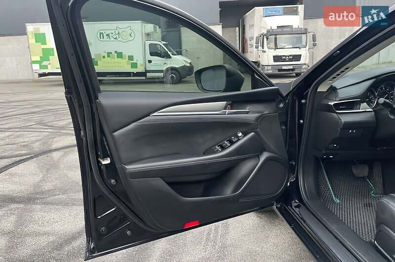 Седан Mazda 6 2018 в Львові