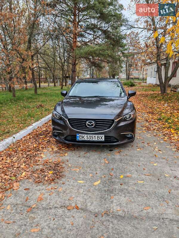 Седан Mazda 6 2017 в Вараше