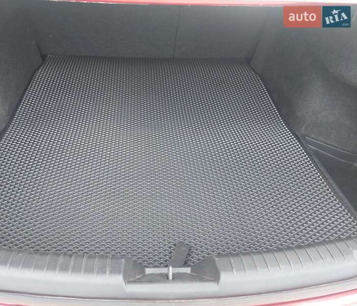 Седан Mazda 6 2013 в Львові