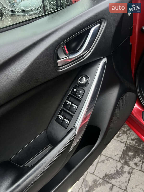 Седан Mazda 6 2016 в Львові