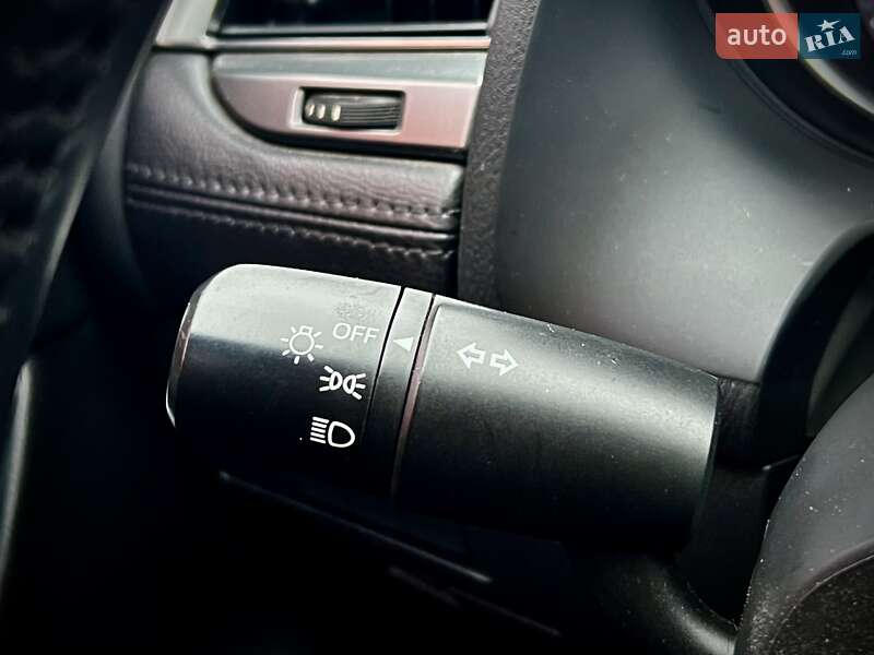 Седан Mazda 6 2015 в Киеве