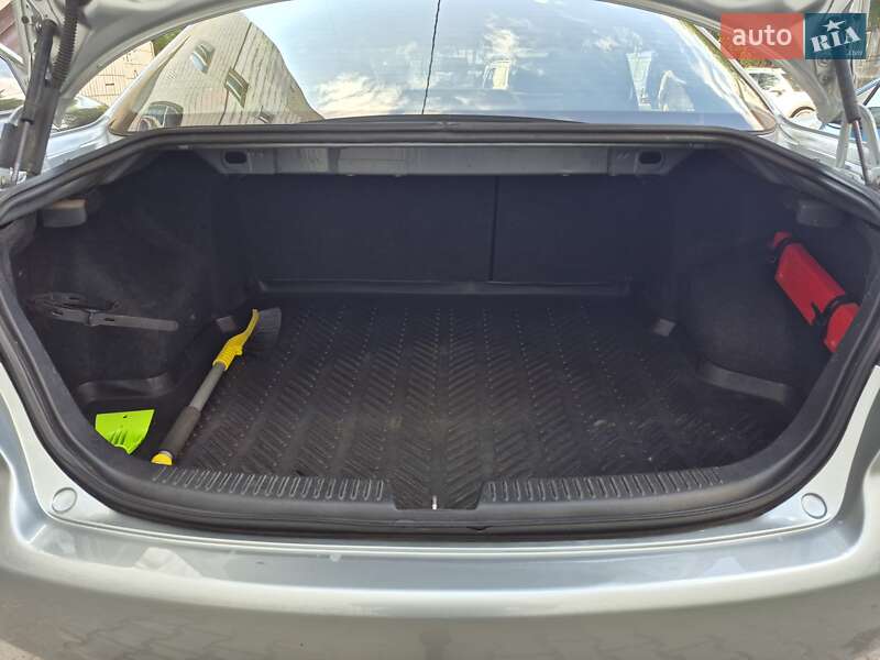 Седан Mazda 6 2004 в Сумах