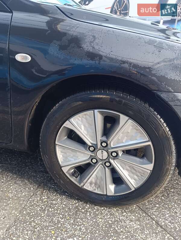 Седан Mazda 6 2006 в Черновцах