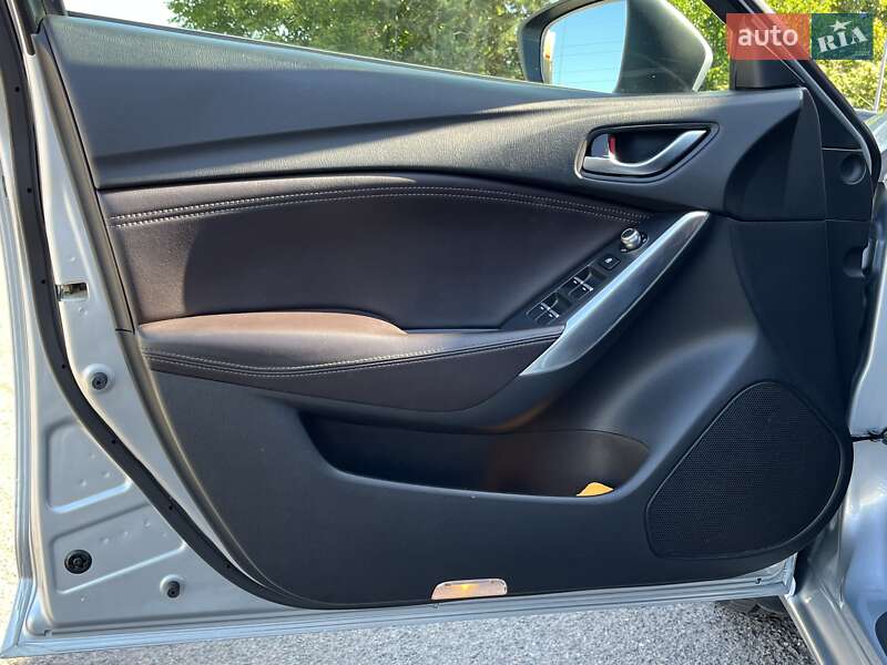 Седан Mazda 6 2016 в Мукачево