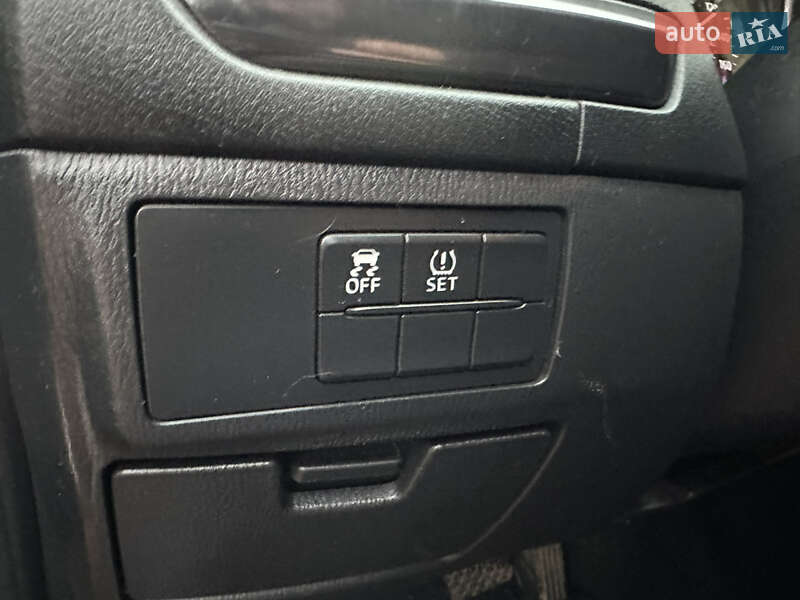 Седан Mazda 6 2014 в Чернігові